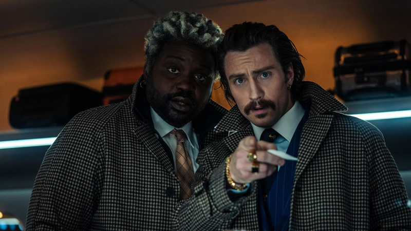   Brian Tyree Henry und Aaron Taylor-Johnson in Bullet Train