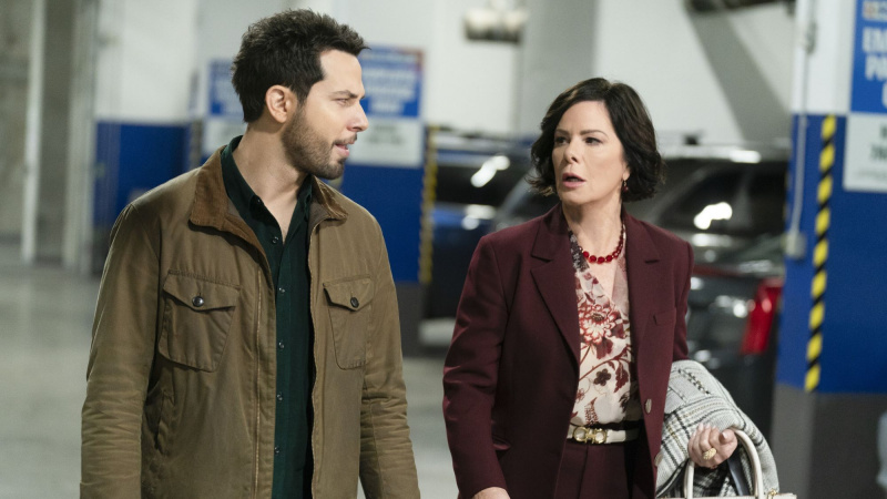   Syklar Astin și Marcia Gay Harden în So Help Me Todd
