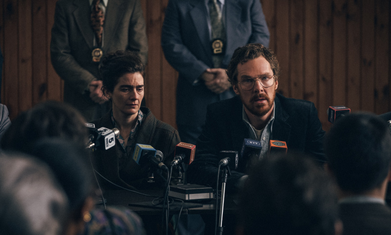 Netflix'te Eric, Benedict Cumberbatch'in oğlunun ortadan kaybolmasıyla başa çıkmaya çalışan çok sevilen bir kuklacıyı canlandırdığını görüyor.