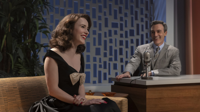   Rachel Brosnahan und Reid Scott in The Marvelous Mrs. Maisel