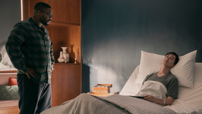   Jovan Adepo ως Saul Durand, Alex Sharp ως Will Downing στο επεισόδιο 107 του 3 Body Problem