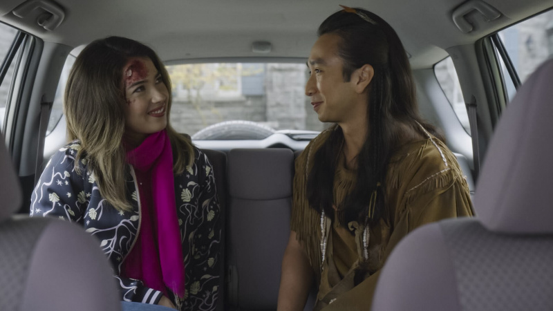   Nichole Sakura și Roman Zaragoza în Fantome