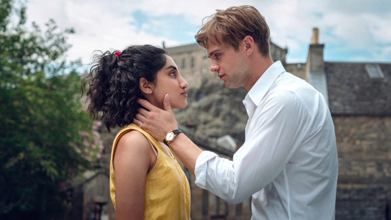   One Day on Netflix je romantická dráma s Leom Woodallom a Ambikou Mod.