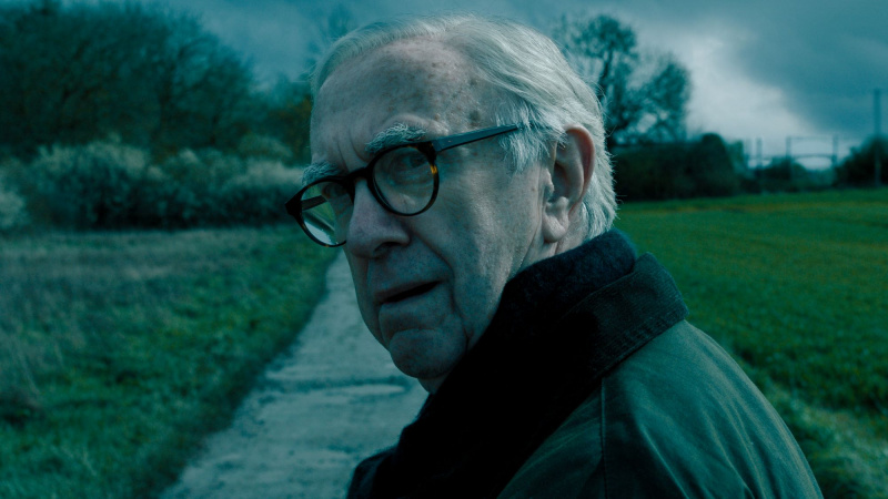Jonathan Pryce elokuvassa Slow Horses