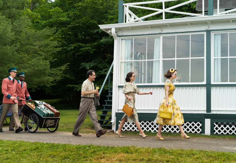   ภาพ: ราเชล บรอสนาฮาน (มิเรียม'Midge' Maisel)