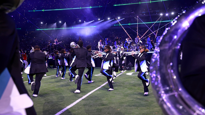 Super Bowl devre arasında 2025 çevrimiçi veya TV'de nasıl izlenir - Kendrick Lamar başlığı, özel konuk SZA, Performans Süresi