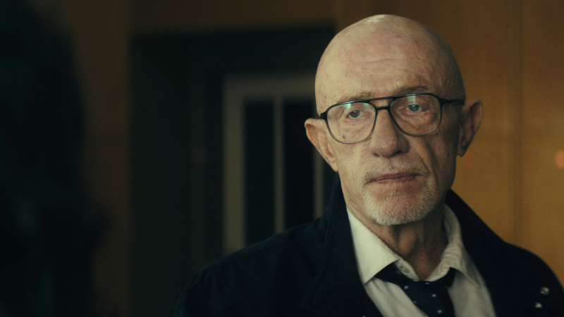   Jonathan Banks ใน Apple TV Plus' Constellation