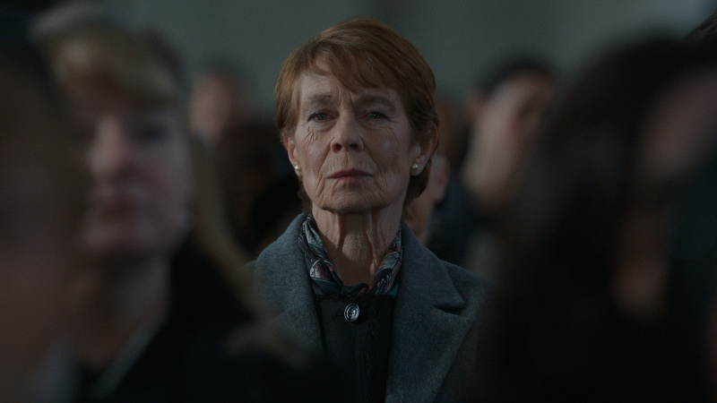   Celia Imrie รับบทเป็น Margaret Roylin ใน The Diplomat ซีซั่น 2