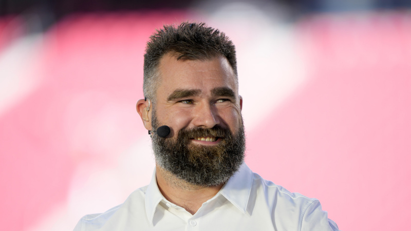 Nad kutsuvad seda hilisõhtuks Jason Kelce'iga: väljalaskekuupäev ja kõik, mida me hilisõhtuse spordi jutusaate kohta teame