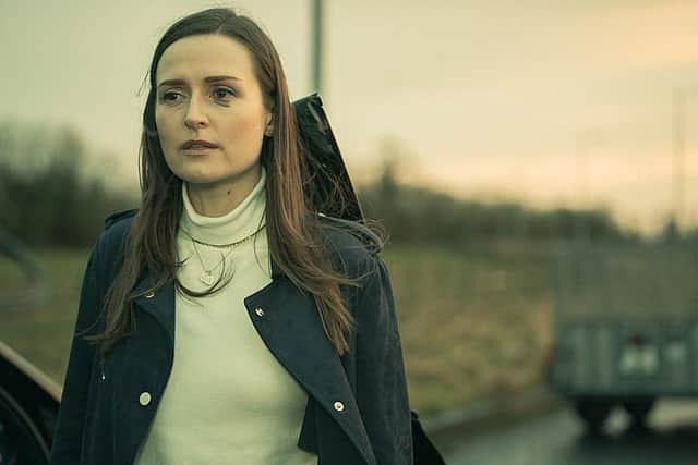   Amanda Kinsella (Claire Dunne)