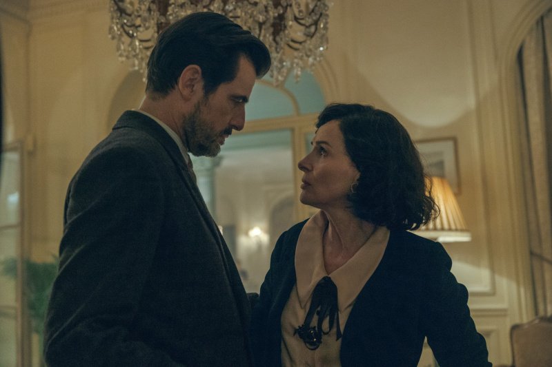   더 뉴 룩(The New Look)의 클라에스 방(Claes Bang)과 줄리엣 비노쉬(Juliette Binoche)