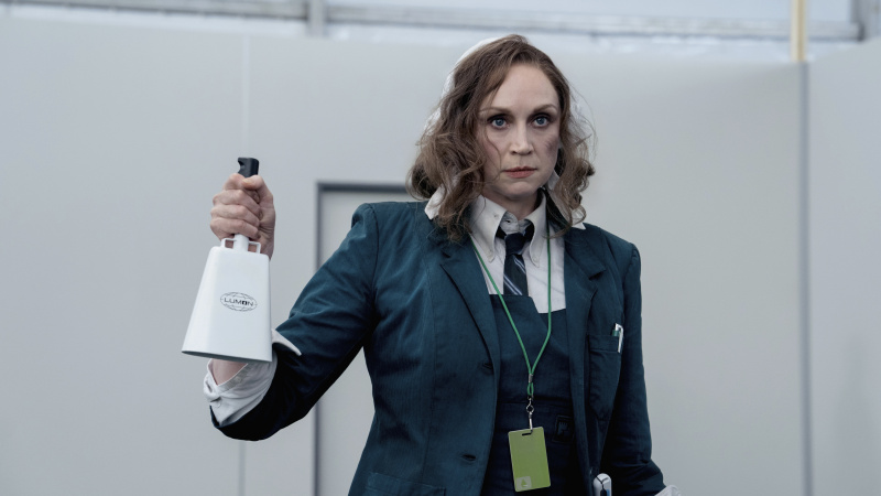   Gwendoline Christie, Severance'ın 2. sezonunda zil tutuyor.