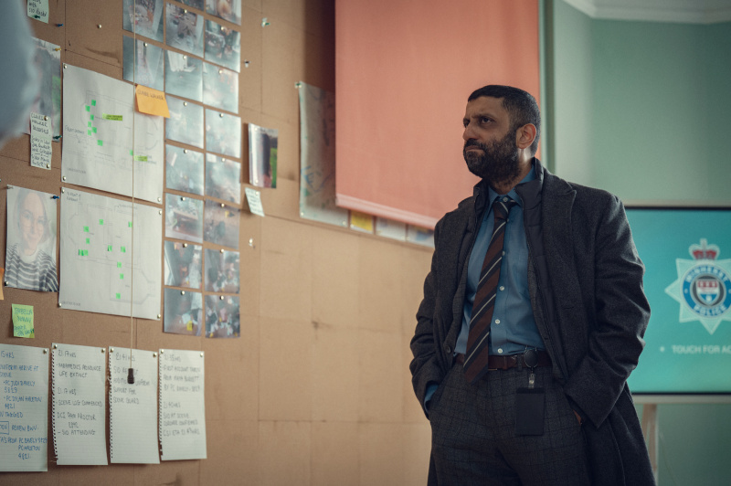   Adeel Akhtar ako DS Sami Kierce