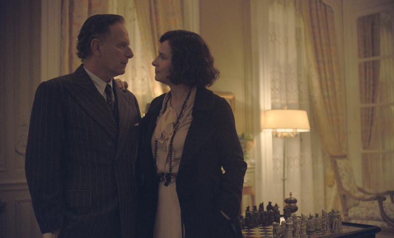   Charles Berling jako Pierre i Juliette Binoche jako Coco Chanel w 7. odcinku The New Look