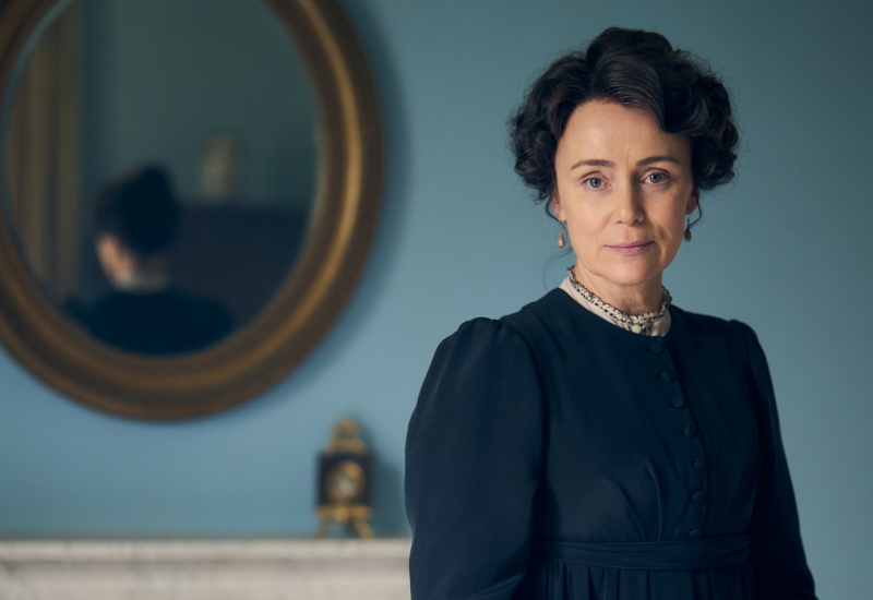   Cassandra Austen (Keeley Hawes), yazar kız kardeşi Jane Austen'ın ölümünden kısa bir süre sonra.