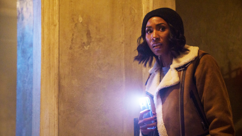   Diarra Kilpatrick avec une lampe de poche à Diarra depuis Détroit
