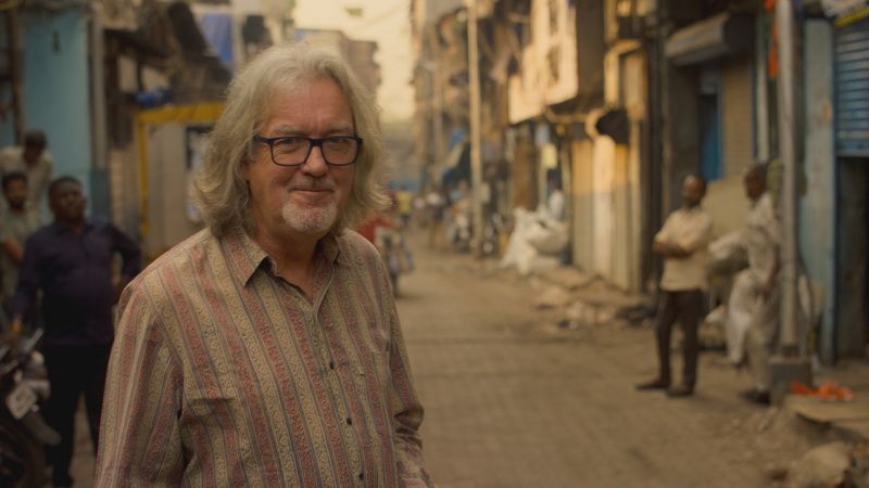   James May je v Bombaji v epizóde 1.