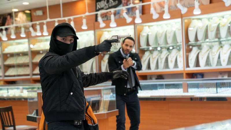   Yüksek Potansiyelde Carlin James ve Daniel Sunjata