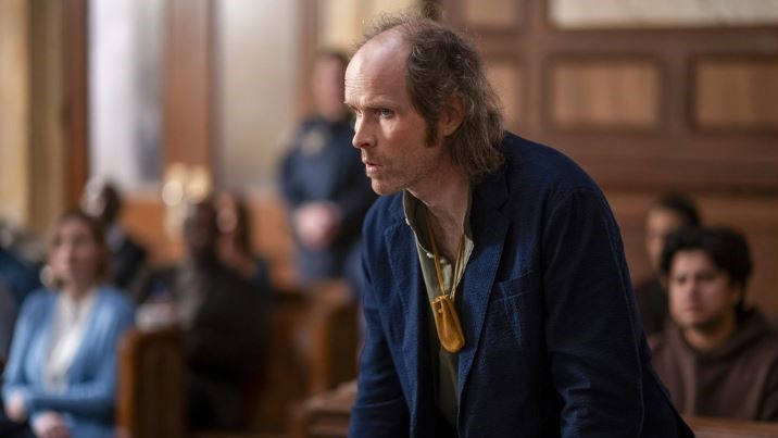   Patrick Carroll, George Brouchard rolünde Law & Order: SVU'nun 25. sezon 10. bölümünde mahkemede