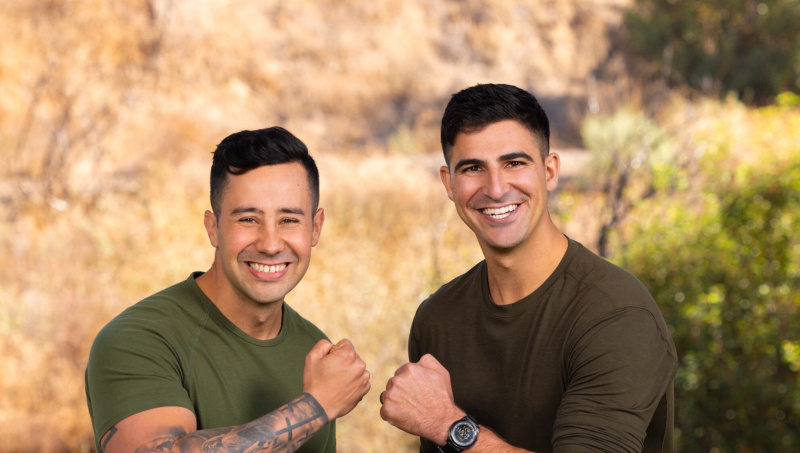   Juan Villa และ Shane Bilek ใน The Amazing Race