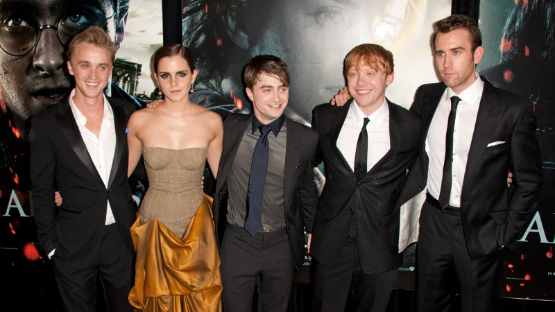   Hario Poterio aktoriai Tomas Feltonas, Emma Watson, Danielis Radcliffe'as, Rupertas Grintas ir Matthew Lewisas (L-R).