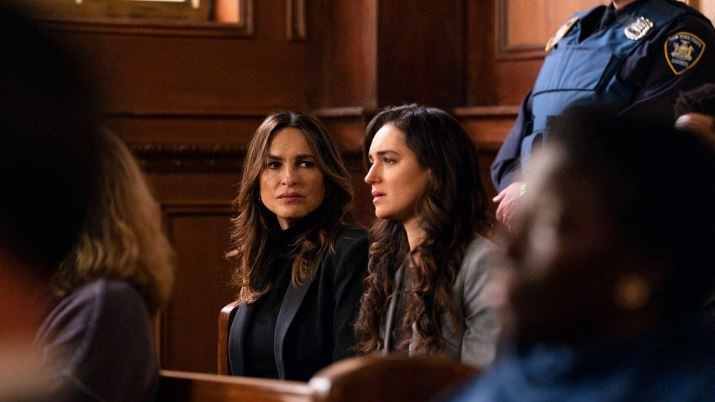 Mariska Hargitay kapteeni Olivia Benson ja Nicole Zyana Kyraksi tuomioistuimessa laissa & amp; Tilaus: SVU -kausi 26 jakso 11