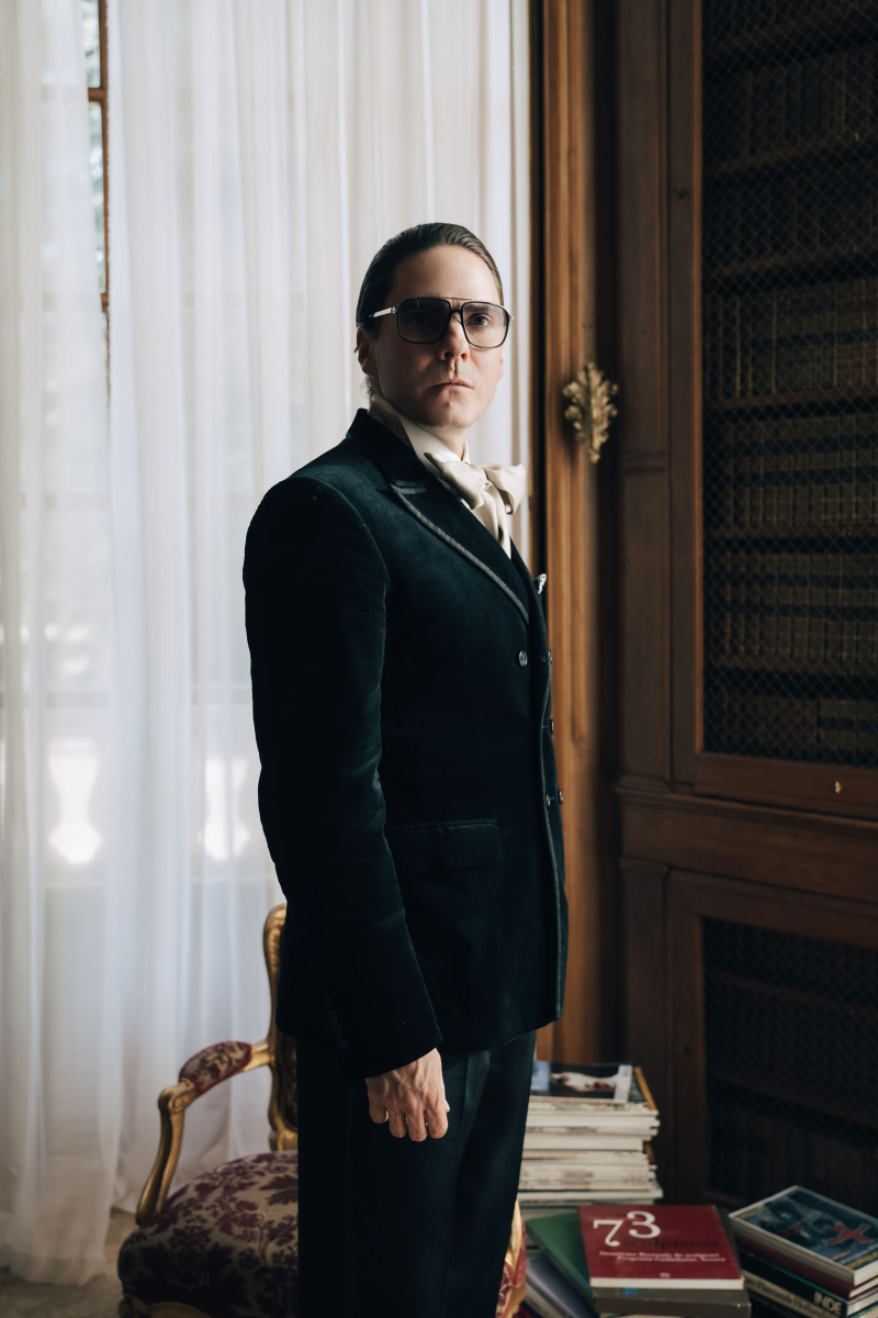   Daniel Brühl ako Karl Lagerfeld.