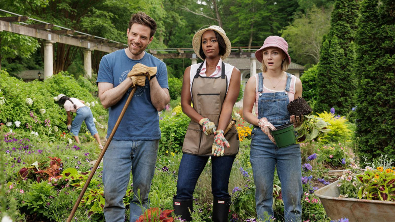   Denken Sie an Rappport, Aja Arami Kingan Annaopia Robbiah Robba in NBC's Grosse Point Garden Society.