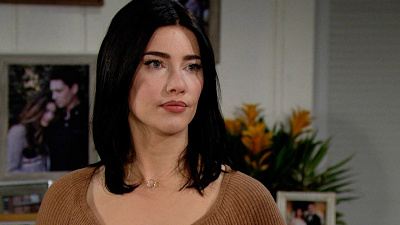   Cesur ve Güzel'deki Steffy (Jacqueline MacInnes Wood)