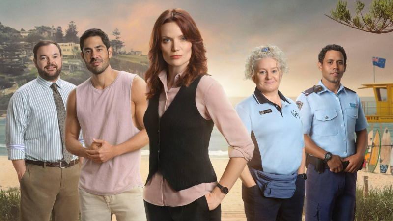   Tagasi Paradiisi detektiiv S.C. Colin Cartwright (LLOYD GRIFFITH), Glenn Strong (TAI HARA), DI Mackenzie Clarke (ANNA SAMSON), Reggie Rocco (CELIA IIRIMAA), konstaabel Felix Wilkinson (AARON L. McGRATH)