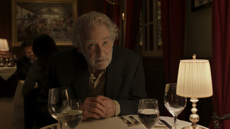   Kevin Kline v 5. epizóde Vylúčenia zodpovednosti na Apple TV Plus.