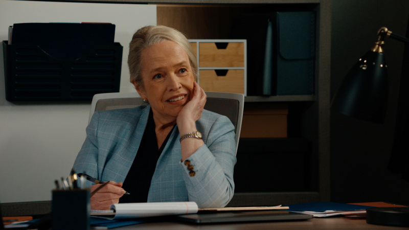 Kathy Bates ako Matlock v šedozele v Matlocku