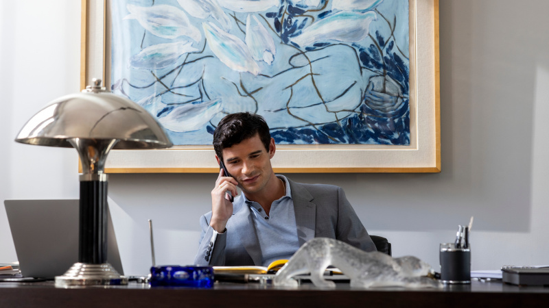   Paul Forman als Nicolas De Leon in Emily in Paris Staffel 3