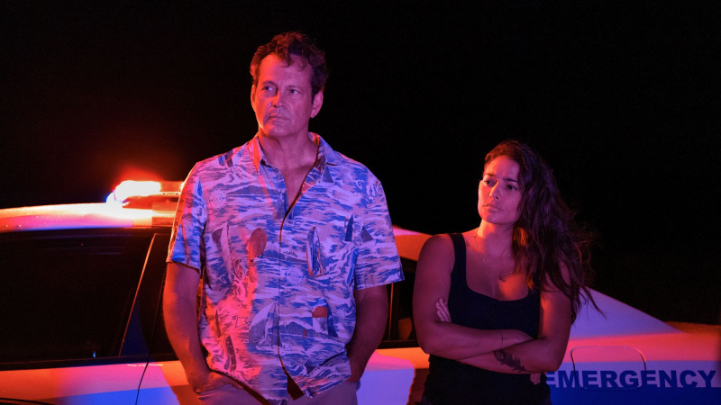   Vince Vaughn a Natalie Martinez vo filme Bad Monkey