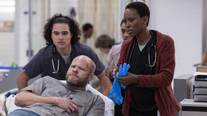 Resumen del episodio 3 de Pitt: manejo del dolor