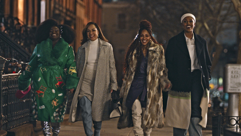  Η Angie (Shoniqua Shandai), η Quinn (Grace Byers), η Camille (Meagan Good) και η Tye (Jerrie Johnson) περπατούν στην 3η σεζόν του Χάρλεμ
