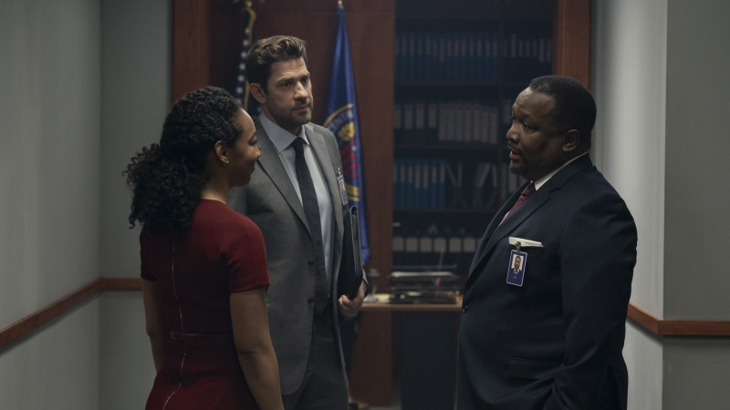   Betty Gabriel, John Krasinski ja Wendell Pierce Jack Ryanissa