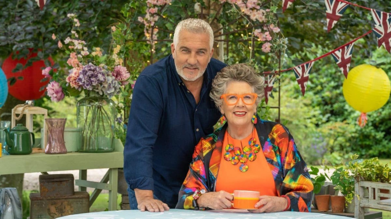 Büyük İngiliz Bake Off'da Paul Hollywood ve Prue Leith