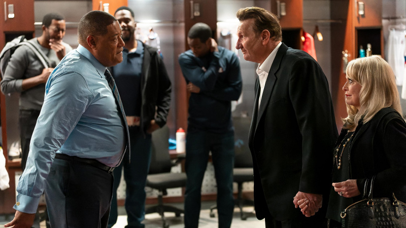   Laurence Fishburne, Ed O'Neill a Jacki Weaver ako Doc Rivers, Donald Sterling a Shelly sa rozprávajú v Clipped
