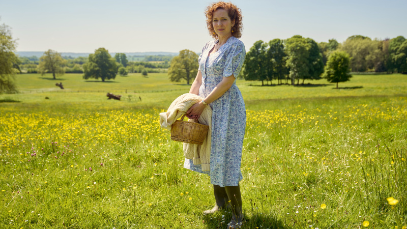   Katherine Parkinson, Rivals'daki Lizzie Vereker rolünde