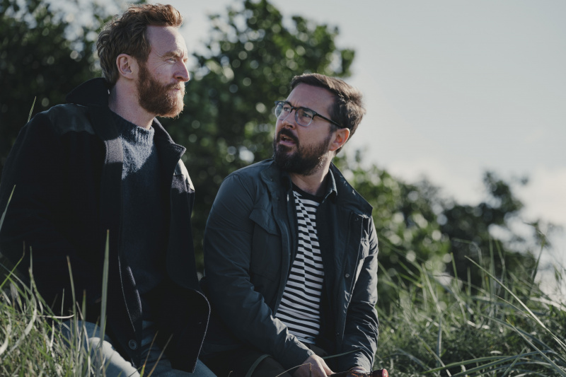   Prvý pohľad! Mayflies prichádza na BBC1 s Martinom Compstonom a Tonym Curranom v hlavných úlohách.