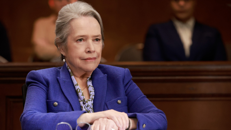 Kathy Bates, Matlock 3. bölümde mahkemede Matlock rolünde