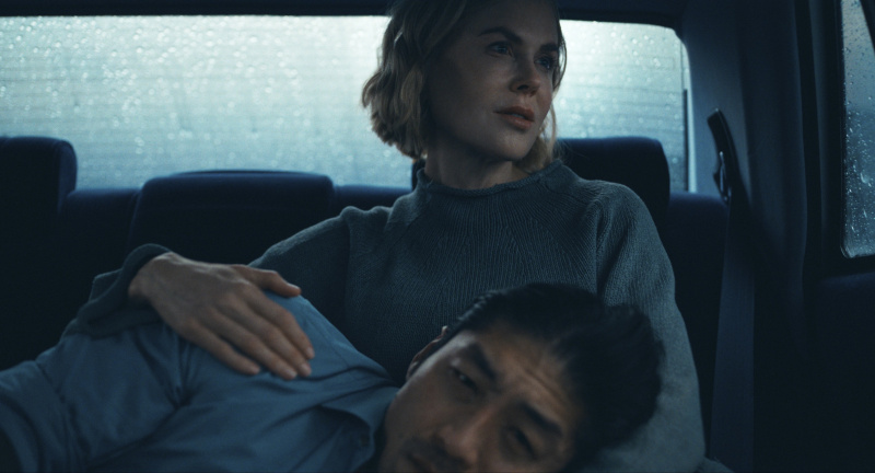 Prime Video'daki Expats'ta Nicole Kidman rol alıyor ve 2014 yılında Hong Kong'da geçiyor.