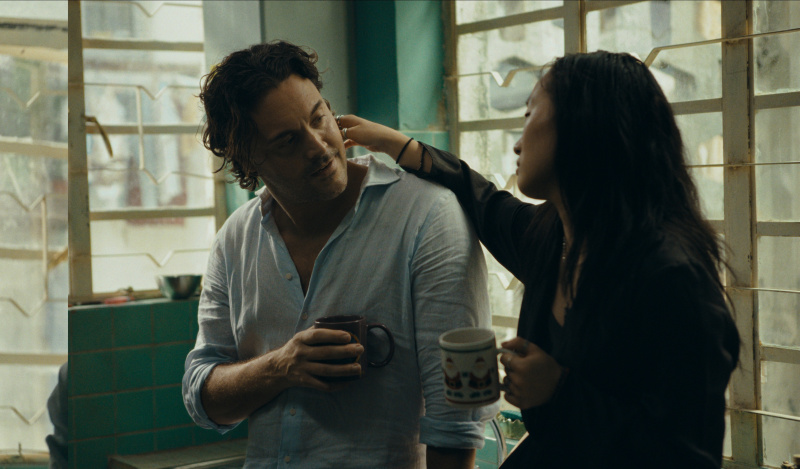   Expats dizisindeki Clarke rolünde Jack Huston.