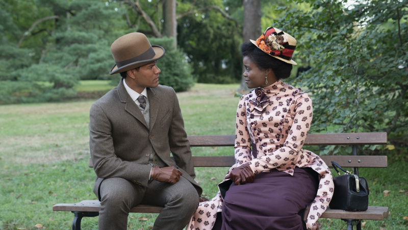   Sullivan Thomas en Denée Benton in The Gilded Age
