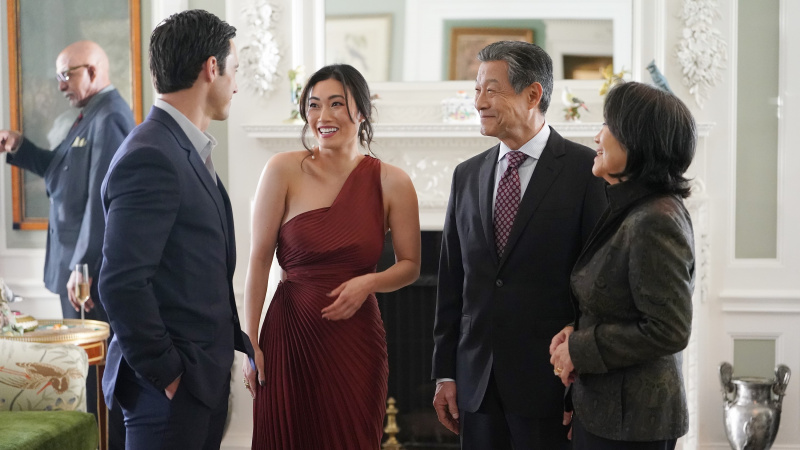   Milo Ventimiglia, Catherine Haene Kim, Jamie Saito และ Freda Foh Shen ใน The Company You Keep