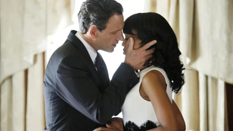   Tony Goldwyn ja Kerry Washington skandaalissa