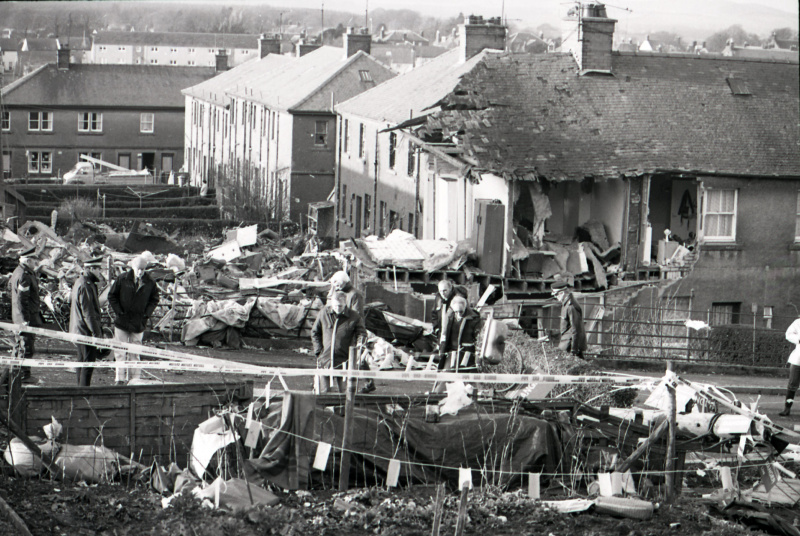   Lockerbie's toimunud õnnetuspaigas oli stseene laastamistööst.