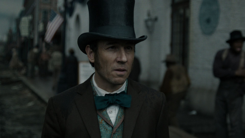   Tobias Menzies i Manhunt
