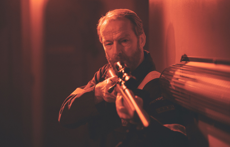   Iain Glen als Magnus MacMillan in Staffel 2.